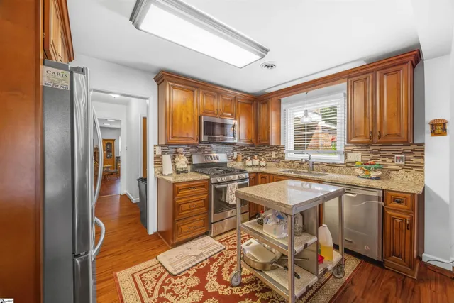 $625,000 | 408 Putman Road, Fountain Inn, SC 29644