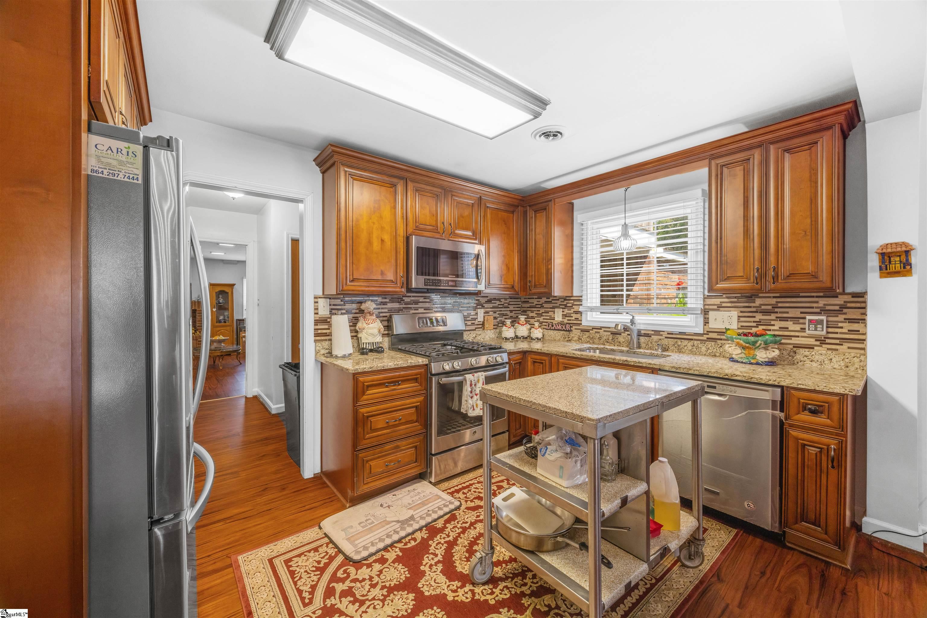 408 Putman Road Fountain Inn, SC 29644 - Photo 24 of 40 main kitchen on main floor