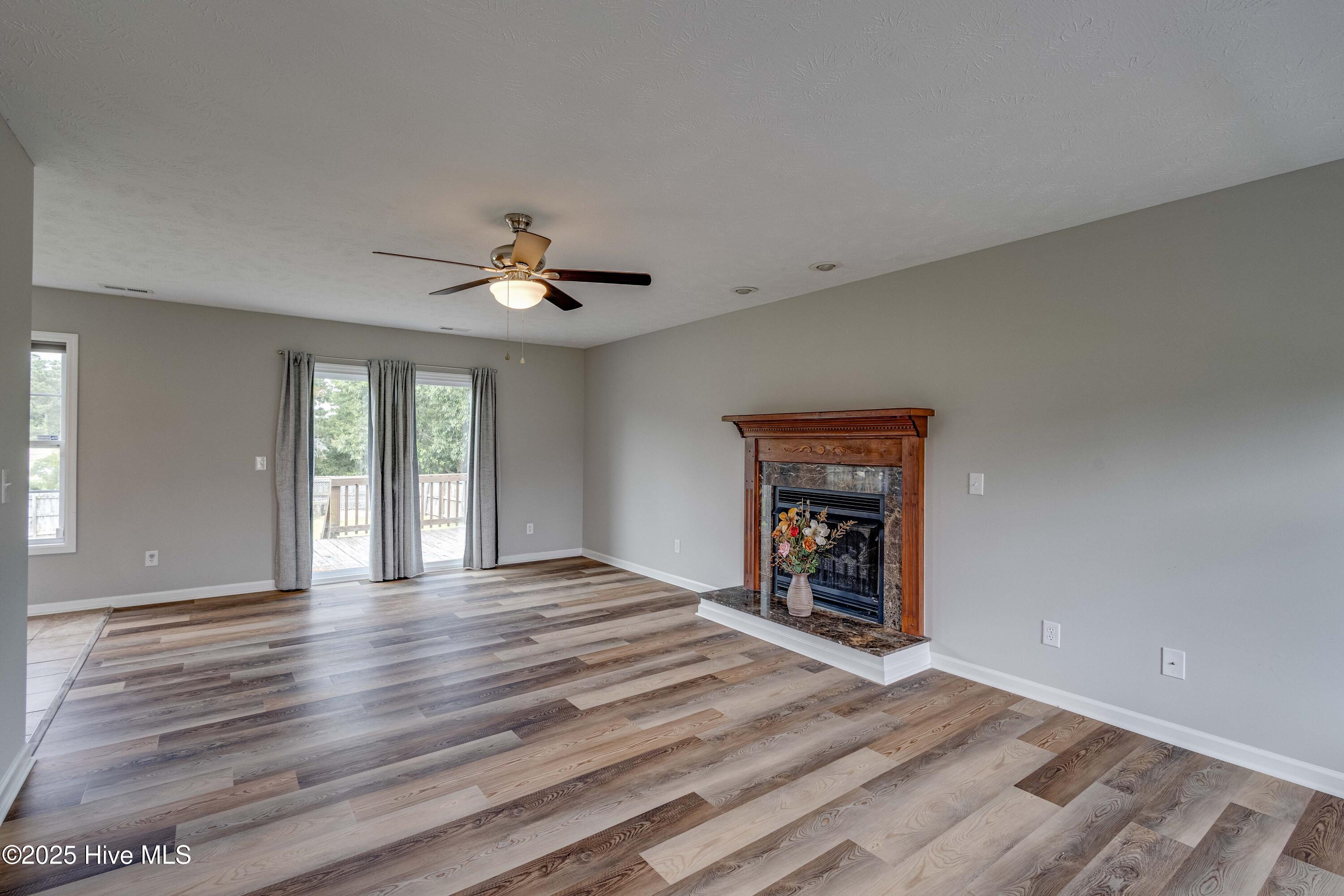 215 Rutherford Way Jacksonville, NC 28540 - Photo 5 of 47 IMG_7658HDR