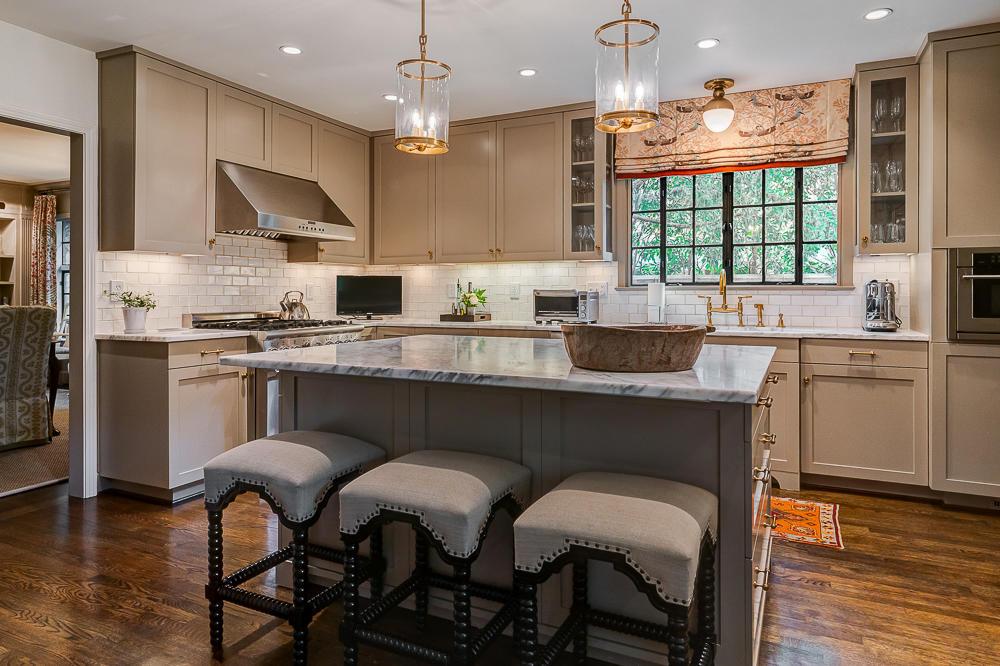 102 Ashbourne Road Columbus, OH 43209 - Photo 12 of 56