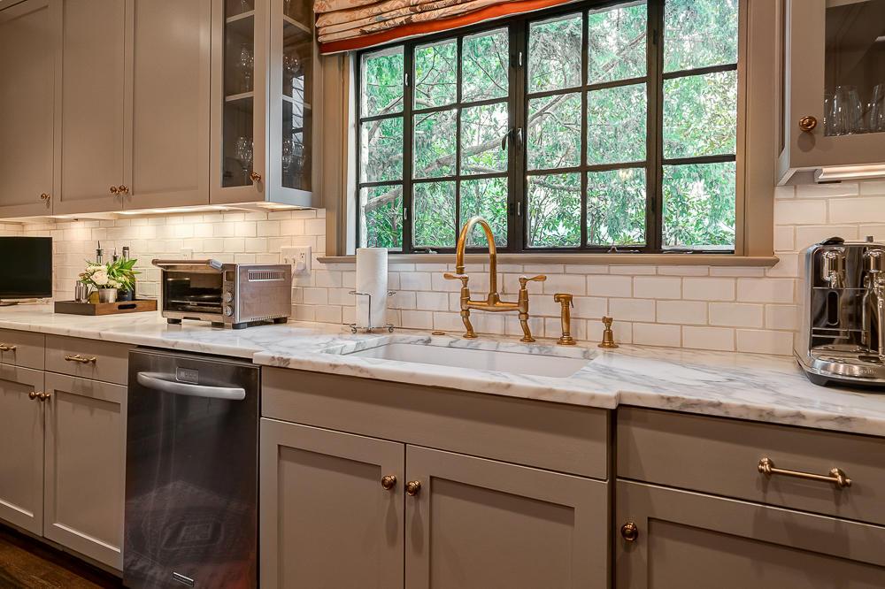 102 Ashbourne Road Columbus, OH 43209 - Photo 14 of 56
