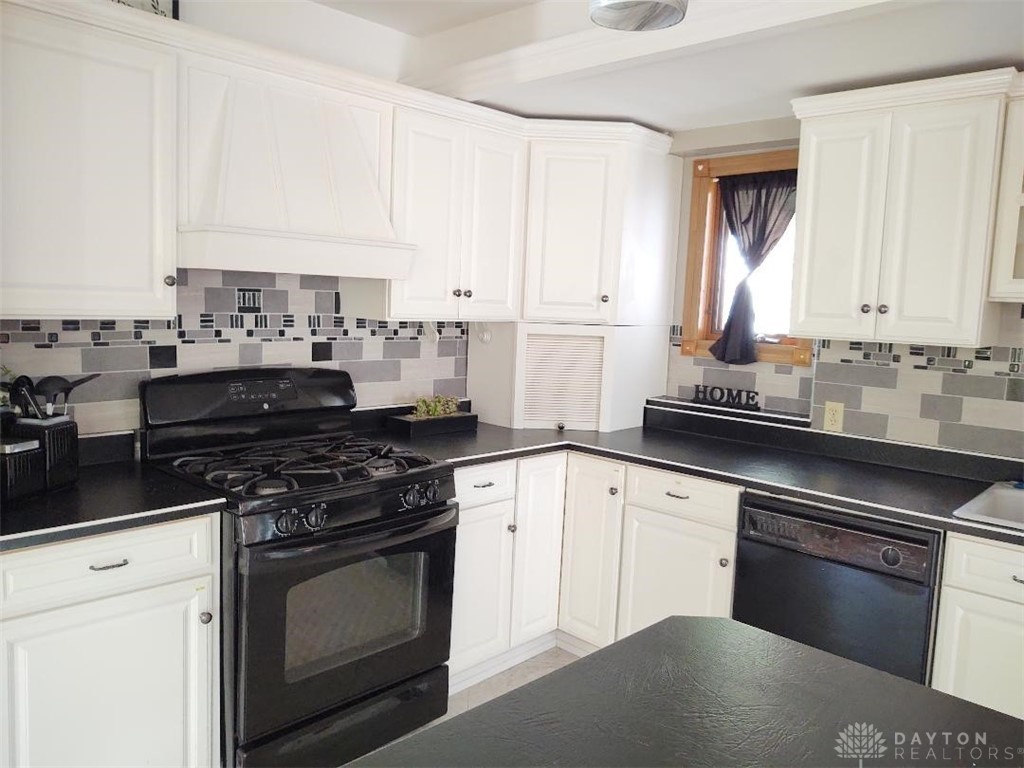 65 Ashbrook Road Dayton, OH 45415 - Photo 7 of 32 Gallery Image 7