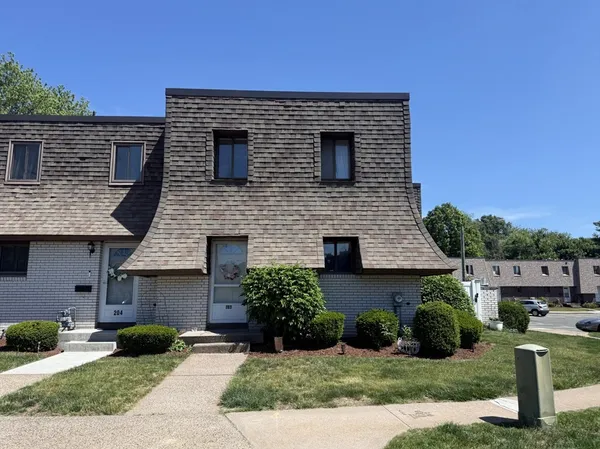 $274,900 | 202 Beekman Drive, Unit 202, Agawam, MA 01001