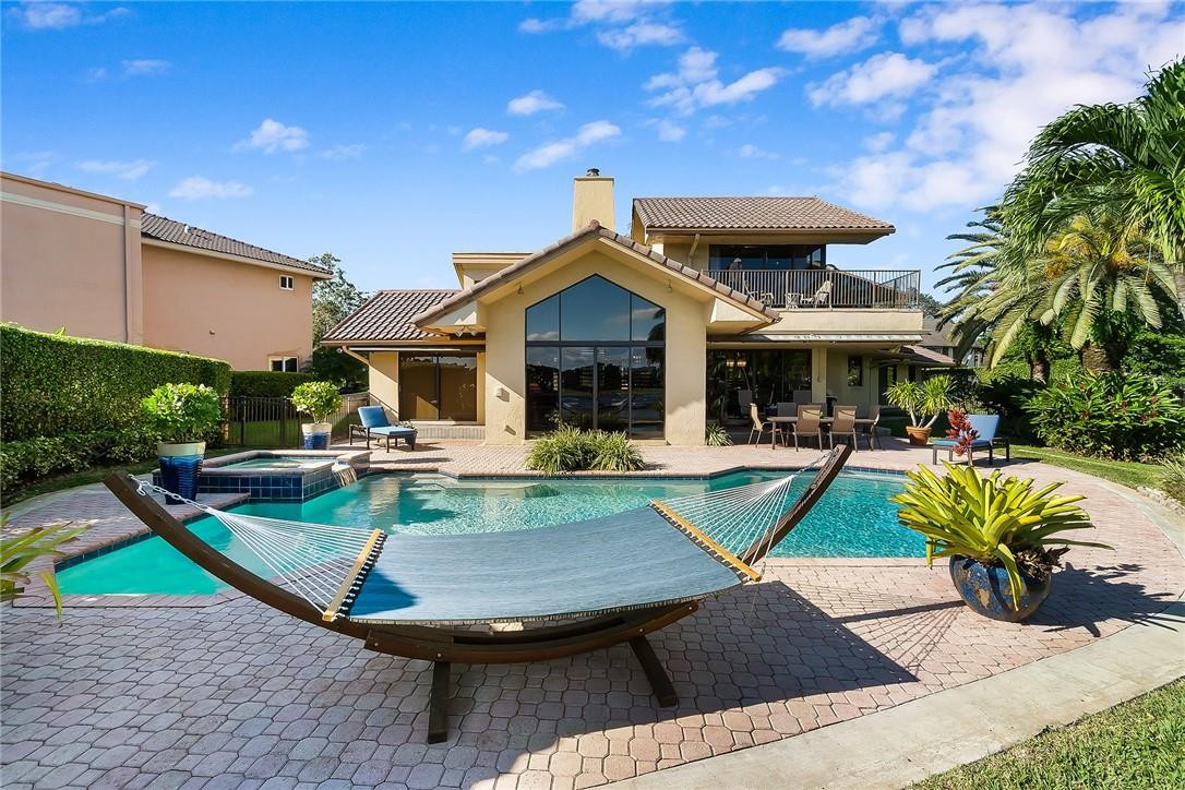 920 Coco Plum Way Plantation, FL 33324 - Photo 2 of 60 Photo 2