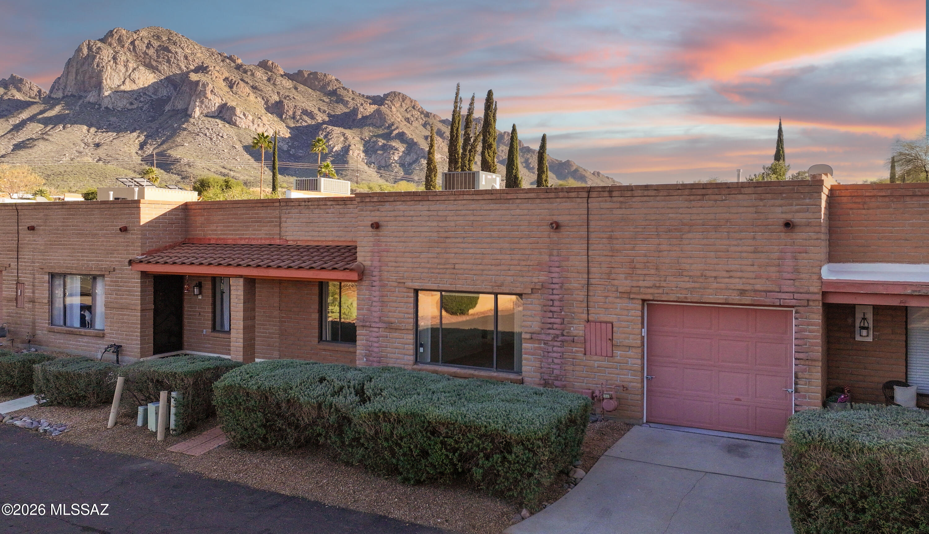 11 West Roma Drive Tucson, AZ 85737 - Photo 1 of 37
