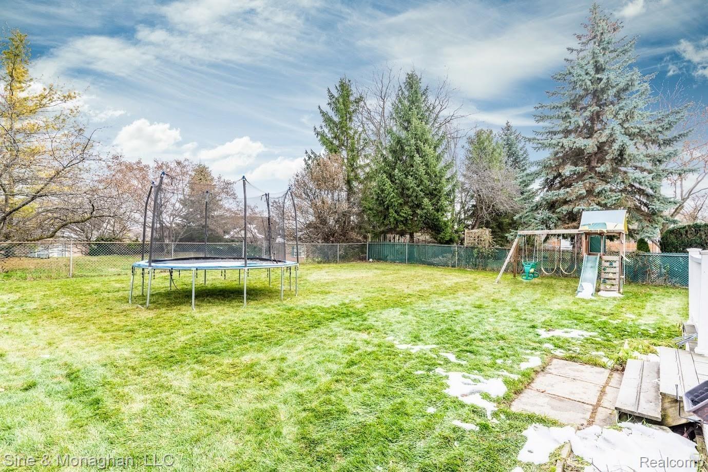 24596 Kings Pointe Novi, MI 48375 - Photo 15 of 15 Kings Pointe Backyard.jpg