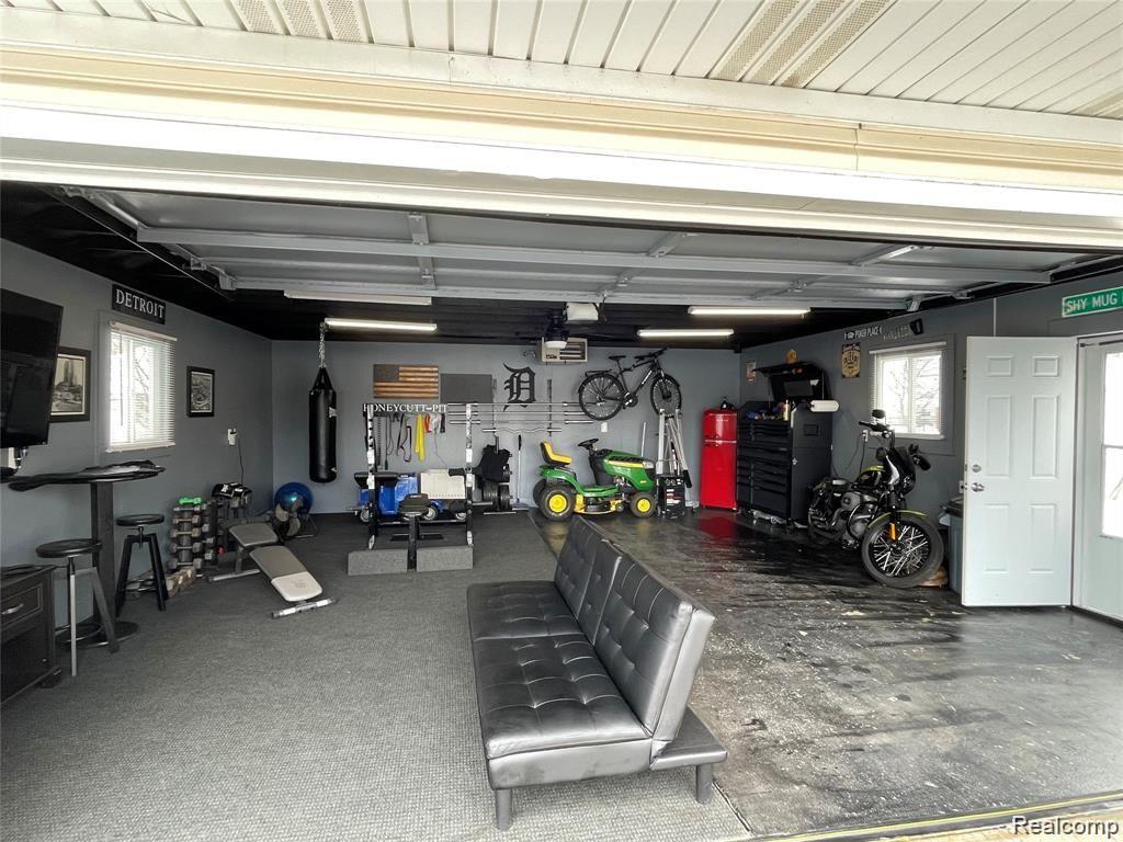 28440 Waltz Road New Boston, MI 48164 - Photo 16 of 17 Garage