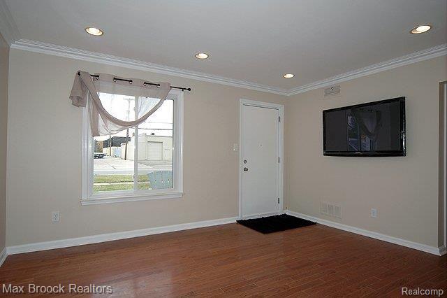 2815 Normandy Road Royal Oak, MI 48073 - Photo 2 of 17 100