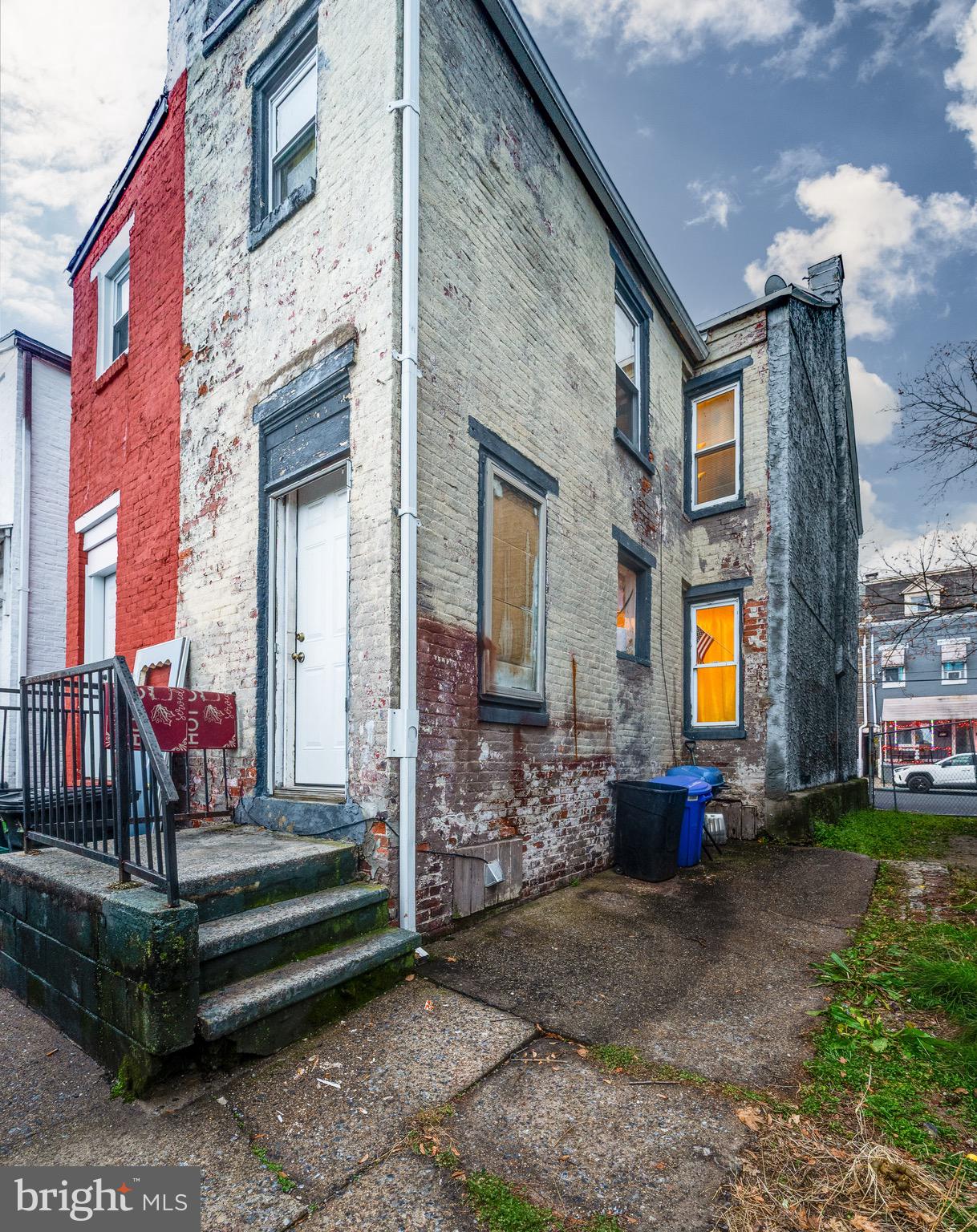 419 North 2nd Street Reading, PA 19601 - Photo 4 of 34