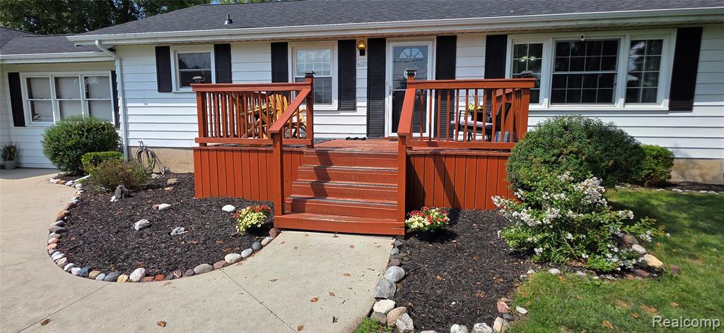 6123 North Seymour Road Flushing, MI 48433 - Photo 2 of 53