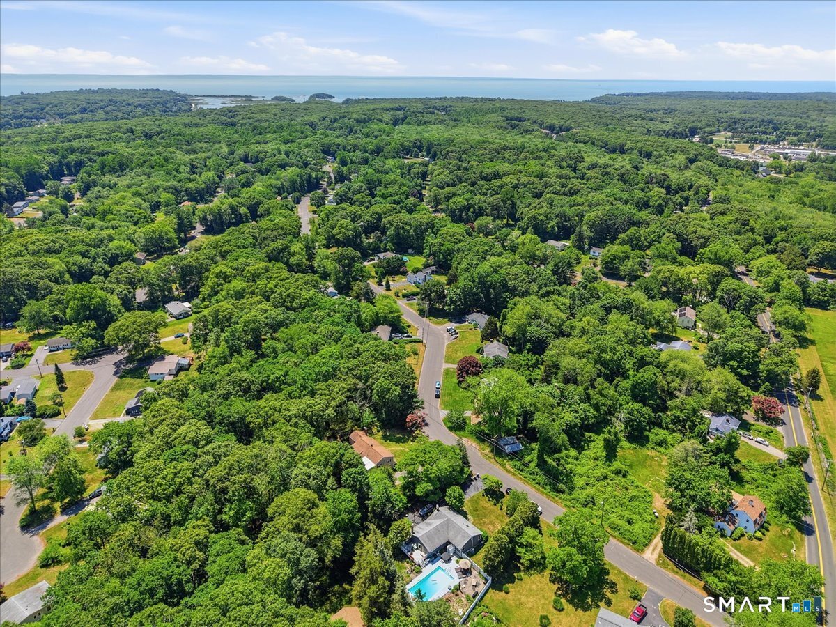 8 Roxbury Court East Lyme, CT 06357 - Photo 37 of 39