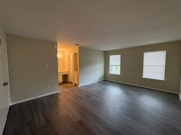 $1,995 | 2524 Chaparral Trail, Austin, TX 78744
