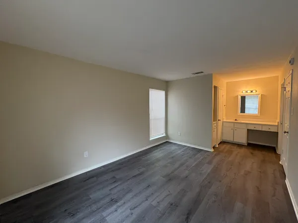 $1,995 | 2524 Chaparral Trail, Austin, TX 78744