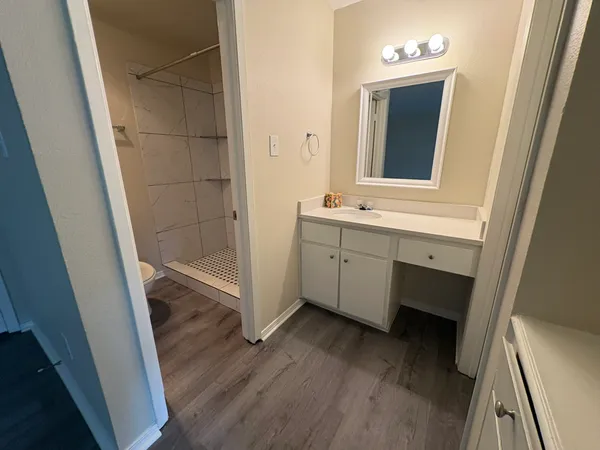 $1,995 | 2524 Chaparral Trail, Austin, TX 78744