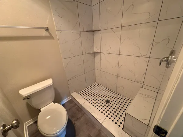 $1,995 | 2524 Chaparral Trail, Austin, TX 78744