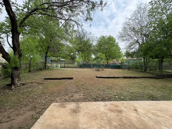 $1,995 | 2524 Chaparral Trail, Austin, TX 78744