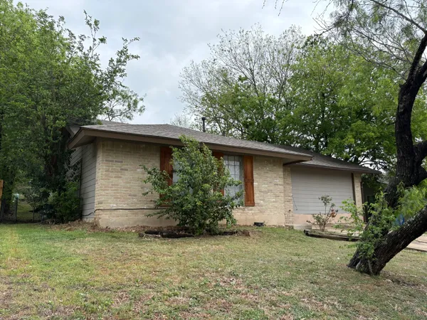 $1,995 | 2524 Chaparral Trail, Austin, TX 78744