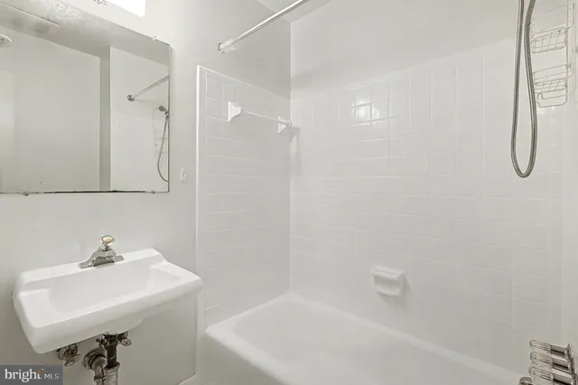 $2,700 | 3274 Applegate Court, Annandale, VA 22003