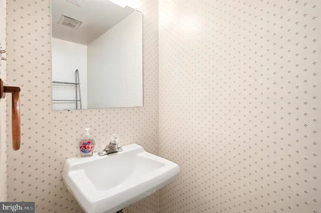 $2,700 | 3274 Applegate Court, Annandale, VA 22003