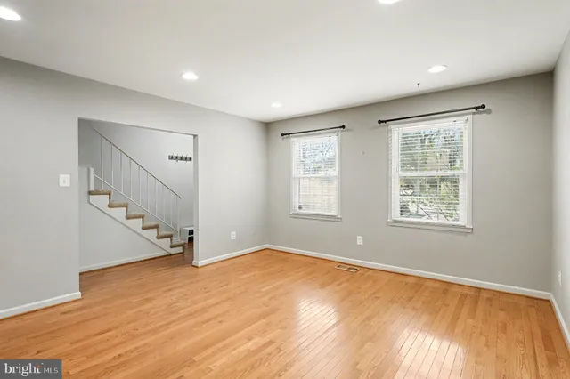 $2,700 | 3274 Applegate Court, Annandale, VA 22003