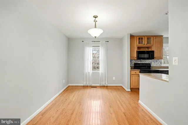 $2,700 | 3274 Applegate Court, Annandale, VA 22003