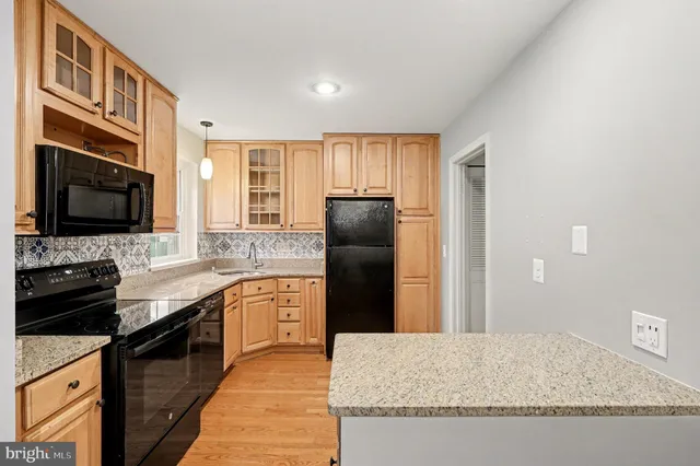 $2,700 | 3274 Applegate Court, Annandale, VA 22003