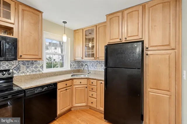 $2,700 | 3274 Applegate Court, Annandale, VA 22003