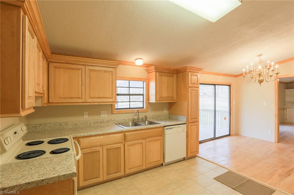 616 Kindley Road Thomasville, NC 27360 - Photo 12 of 30 Gallery Image 12