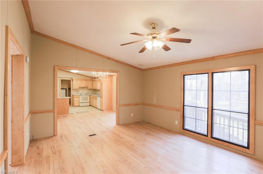 616 Kindley Road Thomasville, NC 27360 - Photo 17 of 30 Gallery Image 17