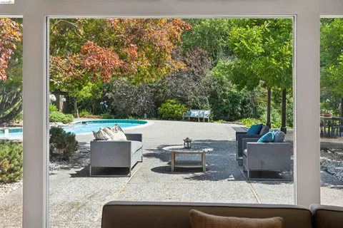 $799,950 | 7 Jo Lin Court, El Sobrante, CA 94803