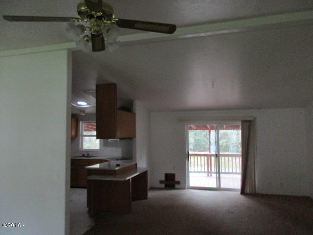 890 North River Bend Road Otis, OR 97368 - Photo 16 of 27 431-455496 Dining area