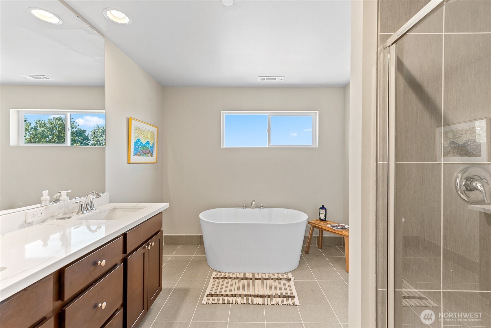 143 Sienna Road Wenatchee, WA 98801 - Photo 27 of 40 a bathroom with a sink toilet and shower