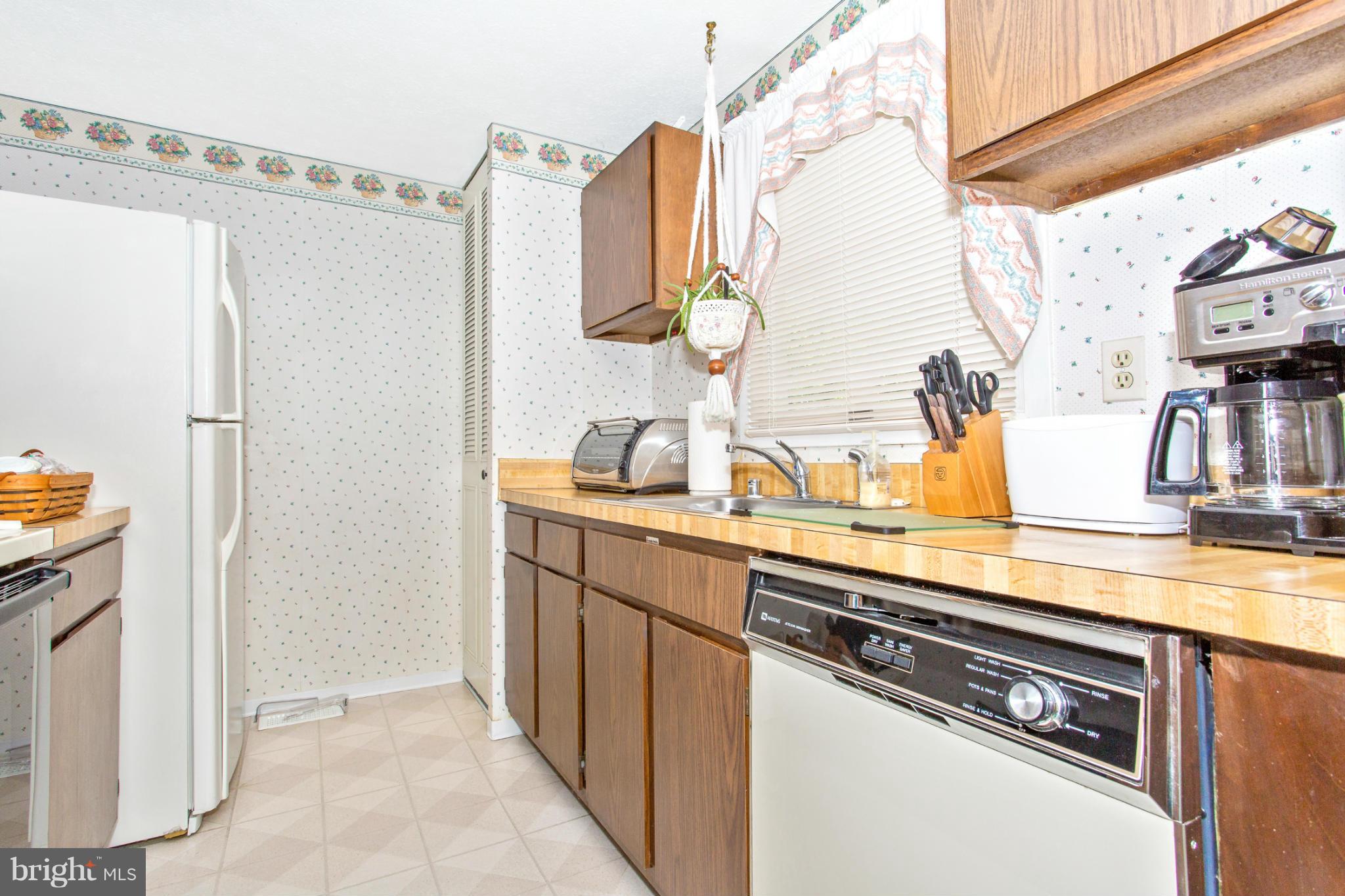 1494 Heather Ridge Court Frederick, MD 21702 - Photo 8 of 27 Kitchen