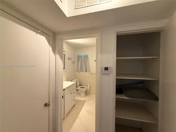 $1,950 | 1104 North 17th Court, Unit 107, Hollywood, FL 33020