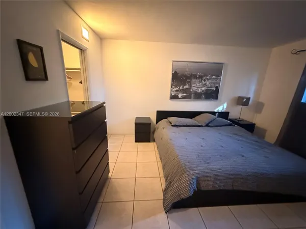 $1,950 | 1104 North 17th Court, Unit 107, Hollywood, FL 33020