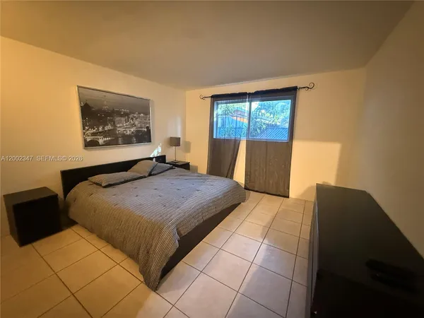 $1,950 | 1104 North 17th Court, Unit 107, Hollywood, FL 33020