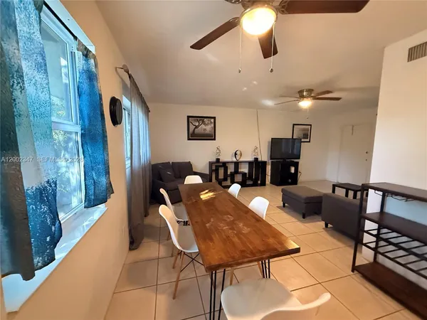 $1,950 | 1104 North 17th Court, Unit 107, Hollywood, FL 33020