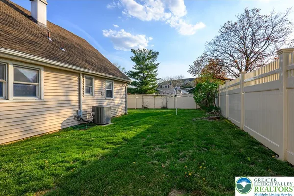 $250,000 | 2114 Fireside Drive, Bethlehem, PA 18018