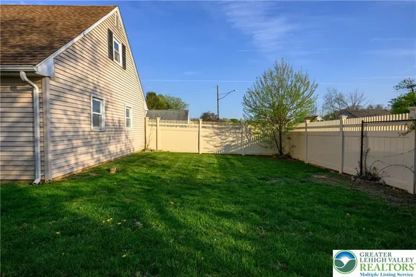 $250,000 | 2114 Fireside Drive, Bethlehem, PA 18018