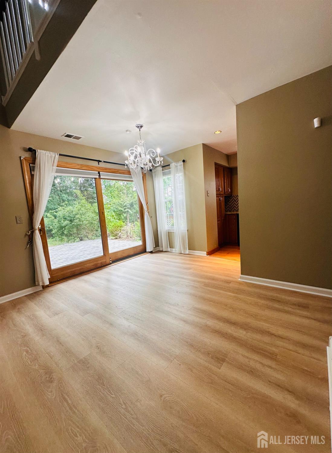 222 Long Meadow Road Bedminster, NJ 07921 - Photo 4 of 26