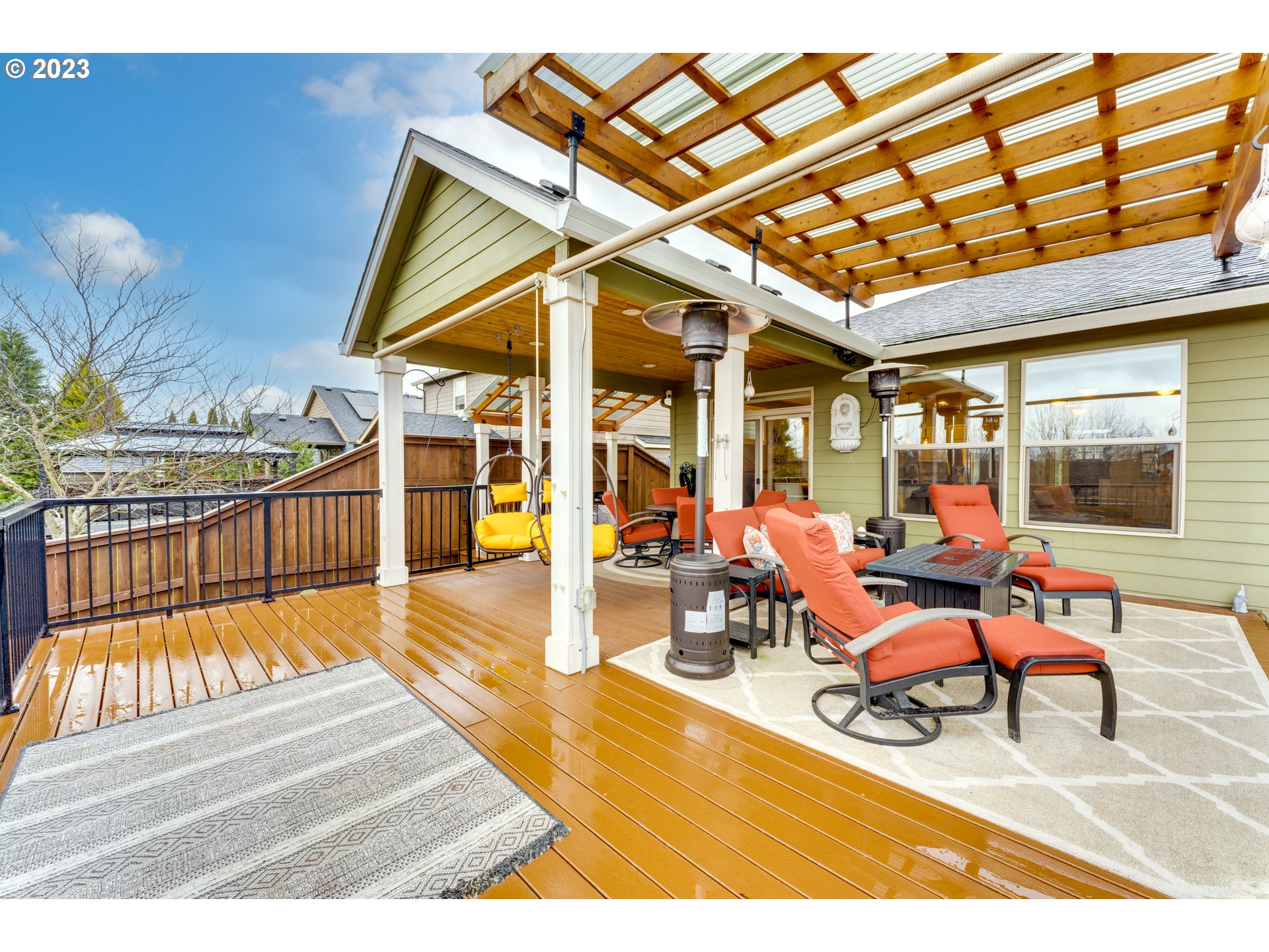 117 North 38th Place Ridgefield, WA 98642 - Photo 25 of 32 a outdoor space with lots of tables and chairs