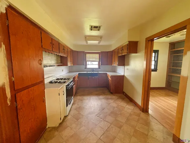 $79,900 | 201 North Oak Street, Lockport, LA 70374