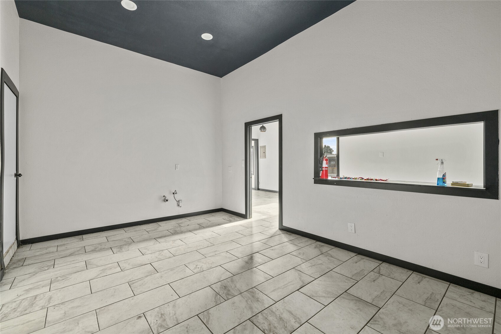 100 Main Street Kittitas, WA 98934 - Photo 4 of 7 a view of an empty room