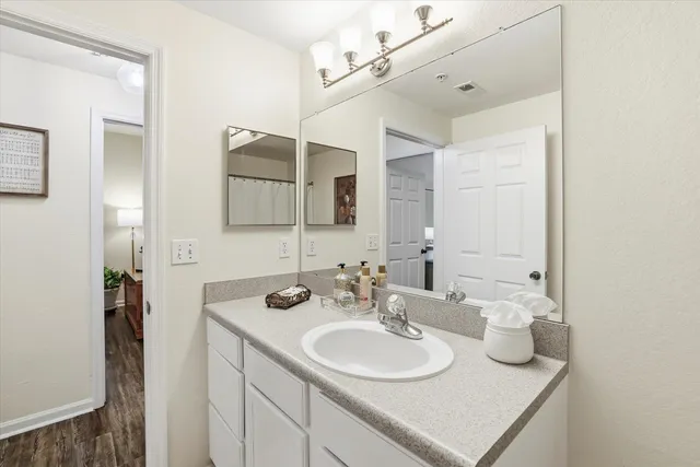 $2,300 | 2801 Chancellorsville Drive, Unit 917, Tallahassee, FL 32312