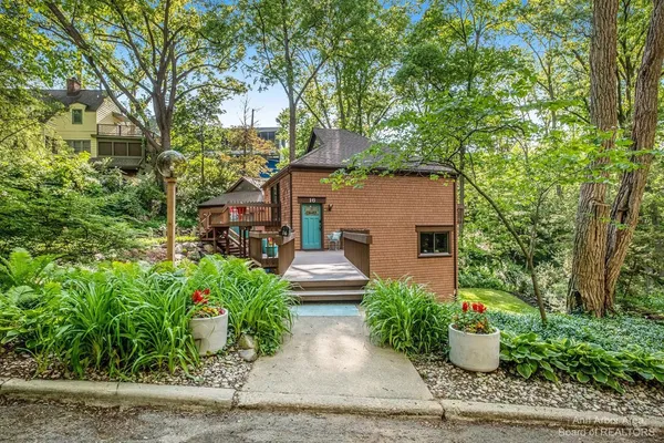 $4,500 | 16 Harvard Place, Ann Arbor, MI 48104