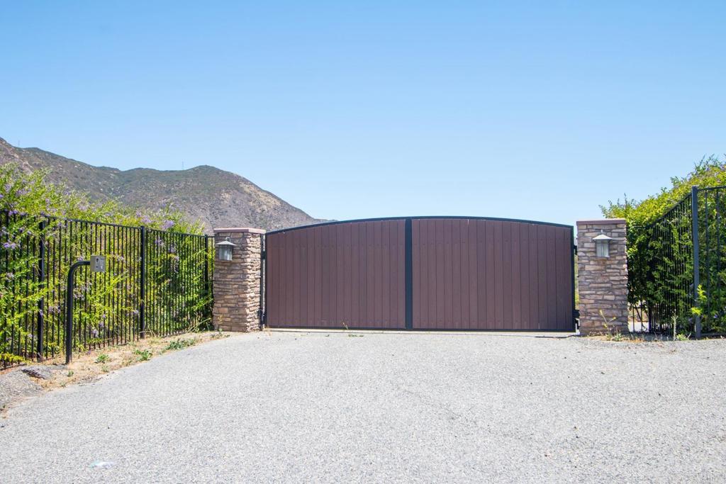2670 Vista Del Rio Fallbrook, CA 92028 - Photo 21 of 24
