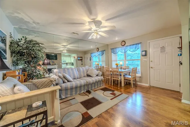 $225,000 | 40 Lighthouse Road, Unit 3304, Lake Ozark, MO 65049