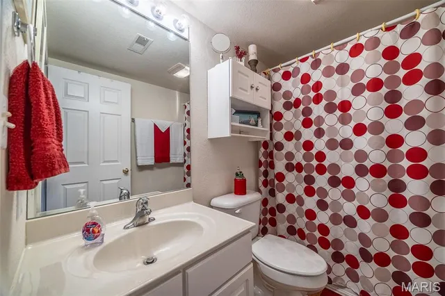 $225,000 | 40 Lighthouse Road, Unit 3304, Lake Ozark, MO 65049