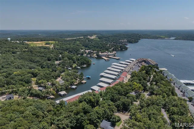 $225,000 | 40 Lighthouse Road, Unit 3304, Lake Ozark, MO 65049