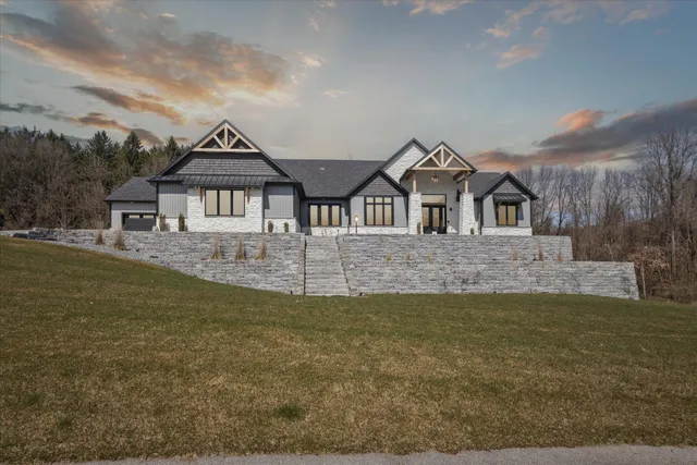 $2,300,000 | 32170 Bent Oak Trail, Niles, MI 49120